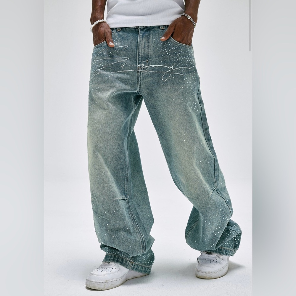 MEDM CRYSTAL EMBELLISHED JEANS